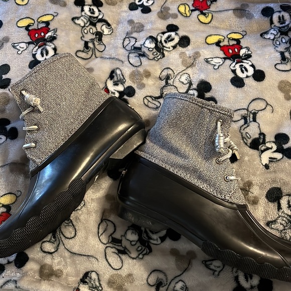 Sperry houndstooth saltwater boots Sz 6 Kids Sz 8 ladies - Picture 2 of 6